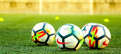 现代化体育直播大厅入口，展示多个赛事直播画面